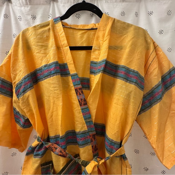 Yellow Shimmer Robe - Picture 4 of 5